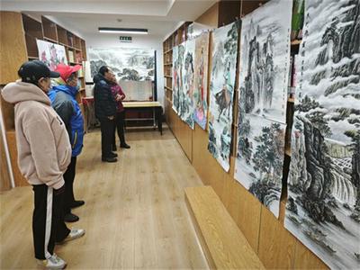 家門口的藝術(shù)集市 新時代文明實(shí)踐中多彩生活的社區(qū)畫卷